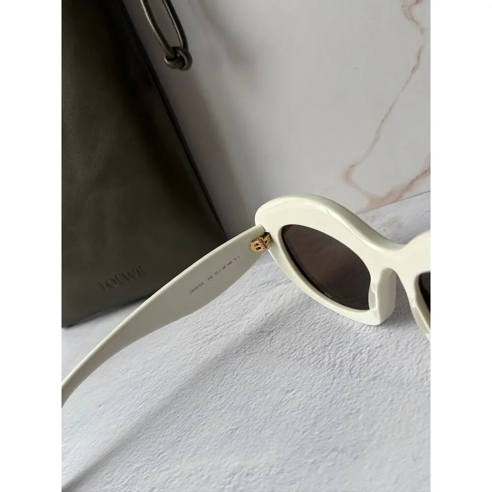 Loewe LW40153I Curvy Sunglasses in White